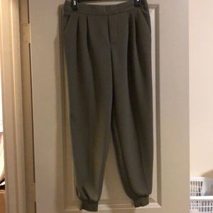Gap Refined Jogger Pant
